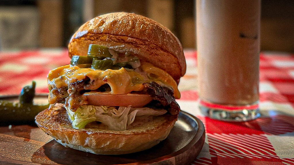 LABOのスマッシュバーガー