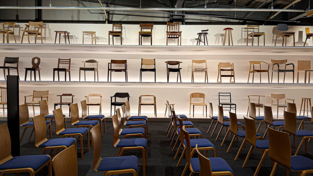 旭川デザインセンターの椅子